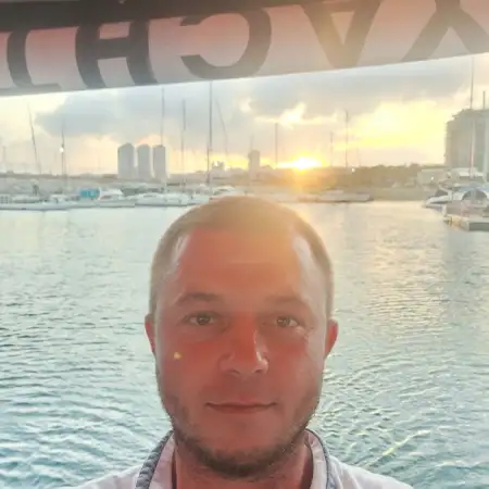 Sergiu, 38