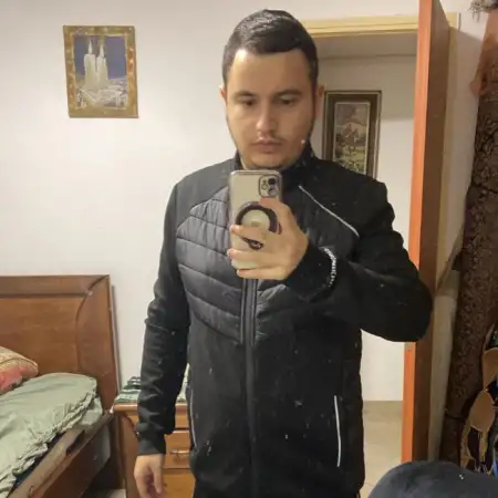 beni, 27Холон, Израиль