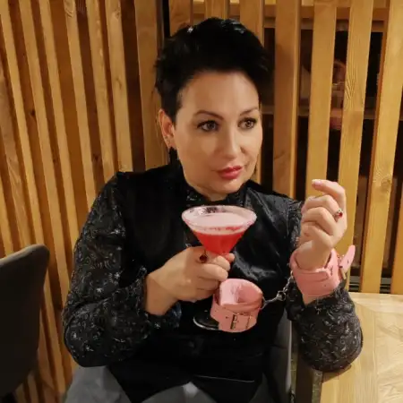 Лада, 42