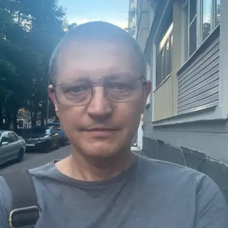 Виктор, 49