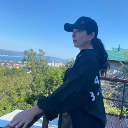 ANNA, 43