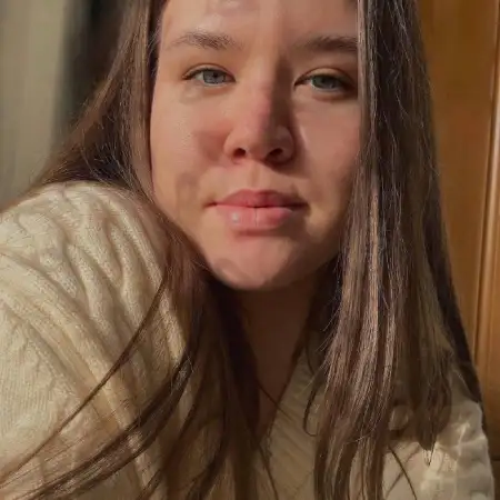 Dina, 23