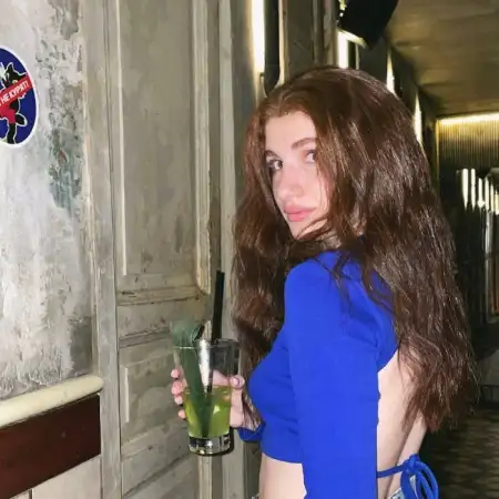Вика, 28