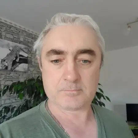 Eduard, 49