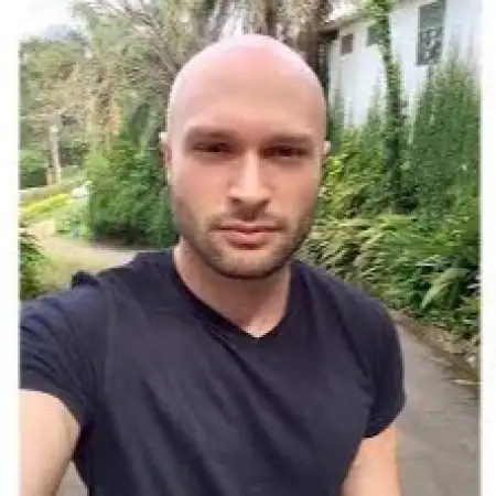Sergio, 47