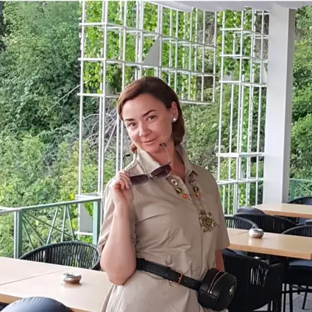 Алла, 52