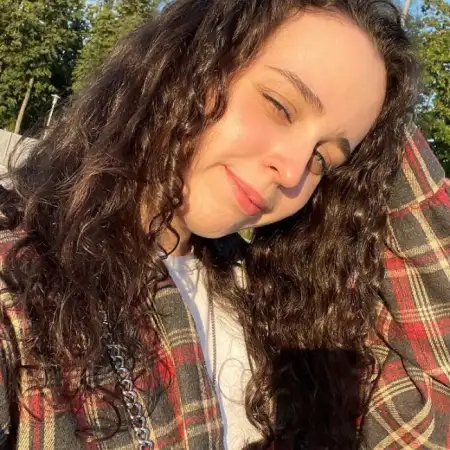 Полина, 21
