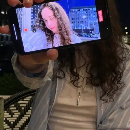 Полина, 21
