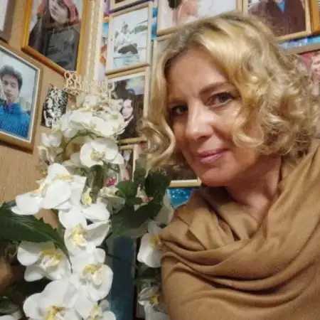 Ярослава, 52