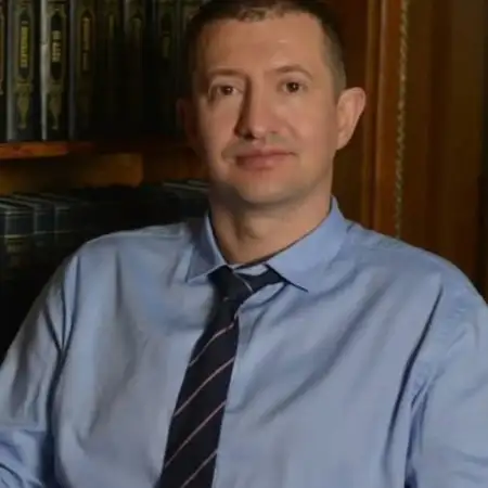 Владимир, 45