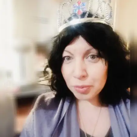 Nadya, 47