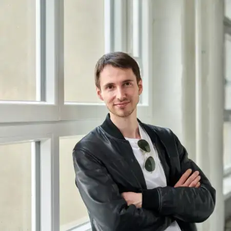 Mischa, 32