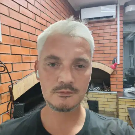 Михаил, 40