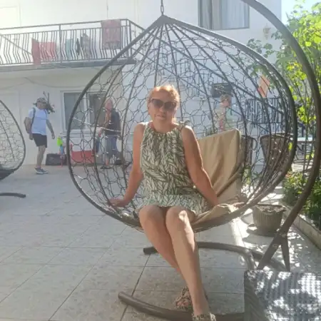 Лариса, 62