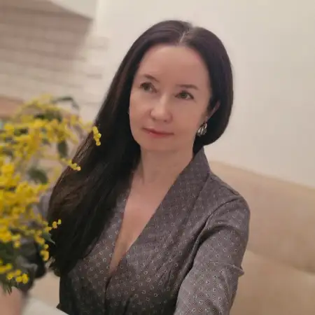 Юлия, 51