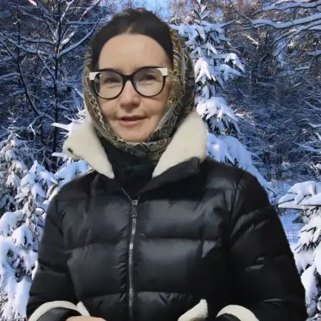 Юлия, 51