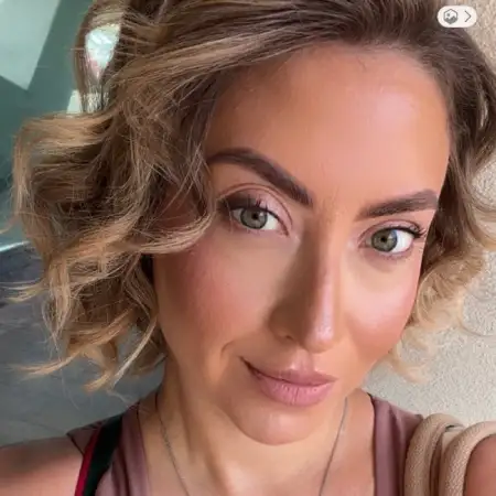 Elena, 35