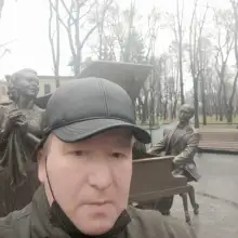 Фото Михаил 1 В саду на прогулке