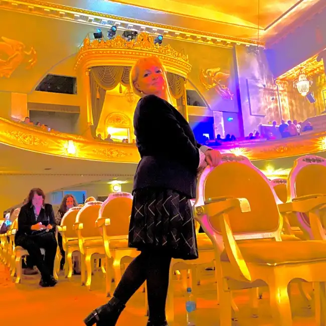 Elena, 58