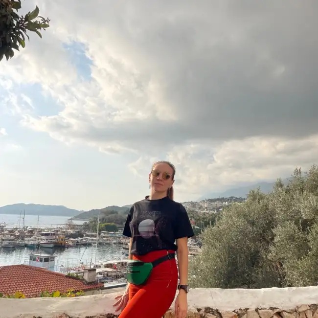 Maria, 37
