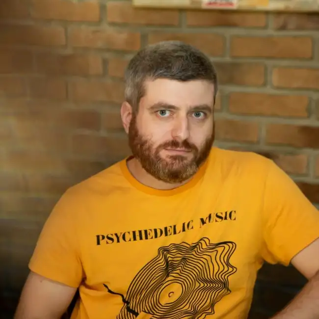 Михаил, 40