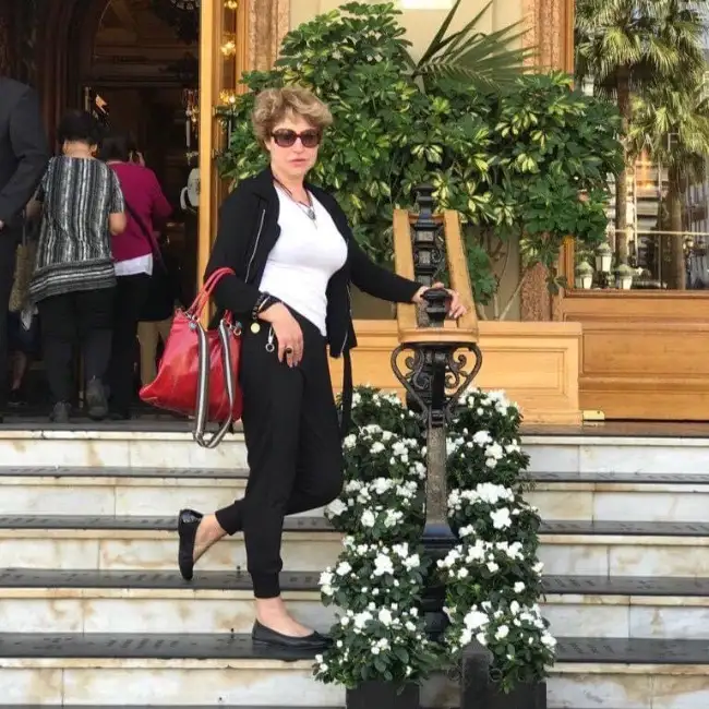 Лариса, 54