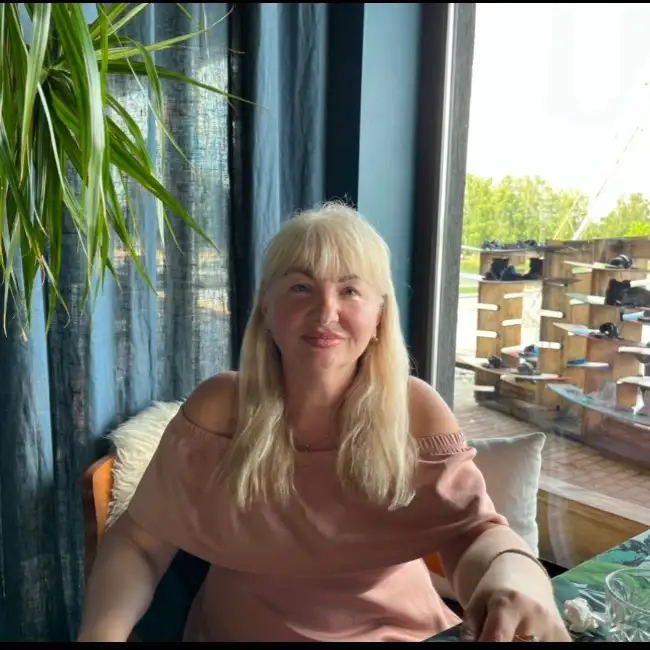Ellina, 61