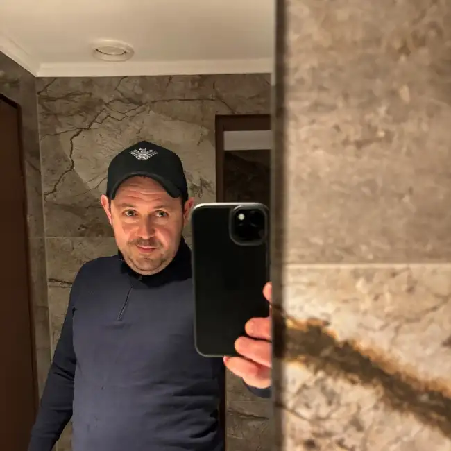 Evgeni, 42 - Zug for me