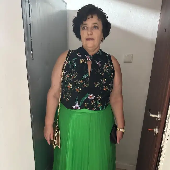 Elina, 70 - Zug for me