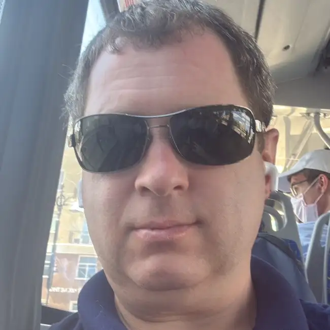 Mikhail, 48 - Zug for me