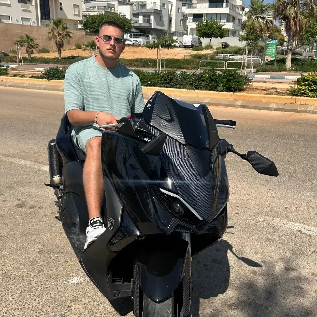 Iliya, 23, Нетания, Израиль - Zug for me