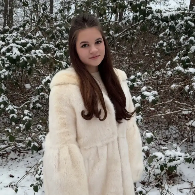 Polina · 18 ·