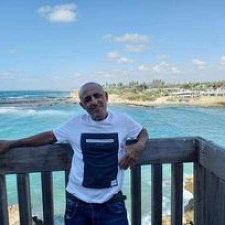 isik, 62 года Тират Кармель хочет встретить на сайте знакомств  Женщину в Израиле