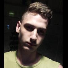 Егор, 18 лет  желает найти на израильском сайте знакомств 